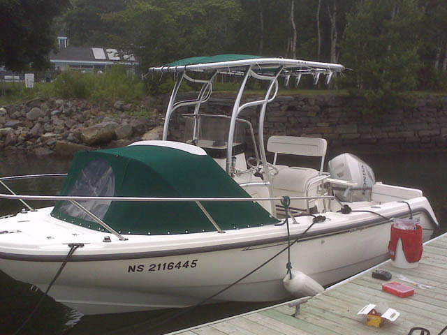 1999 Boston Whaler Outrage 18 center console boat with universal ttop by Stryker T-Tops installed